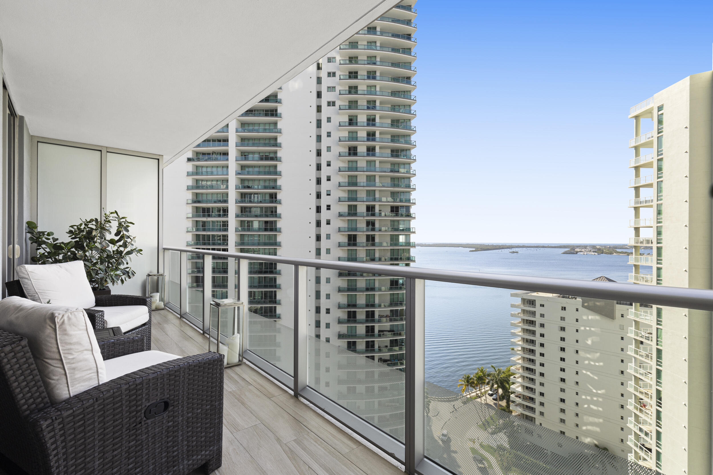 1300 BRICKELL BAY 2105