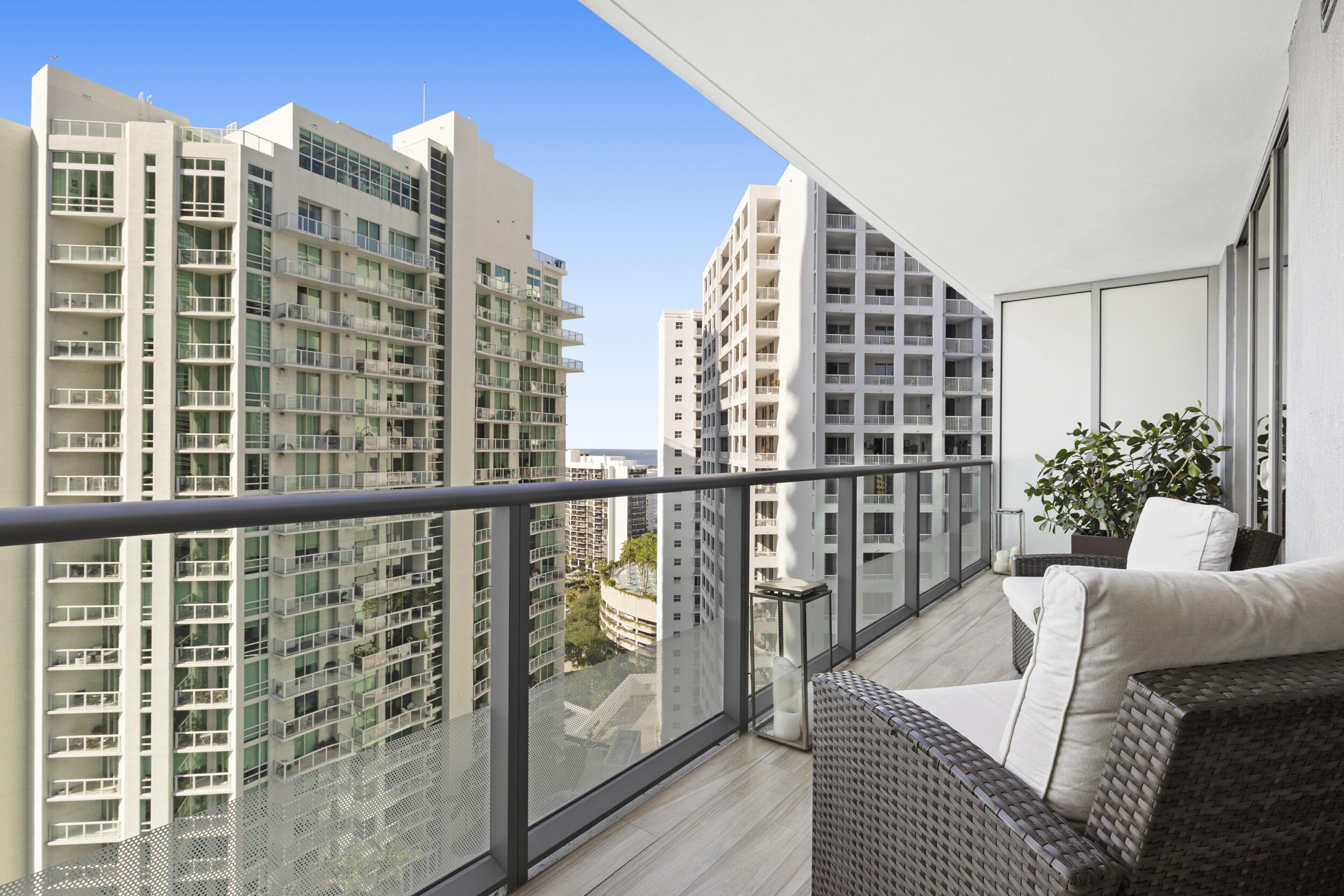 1300 BRICKELL BAY 2105