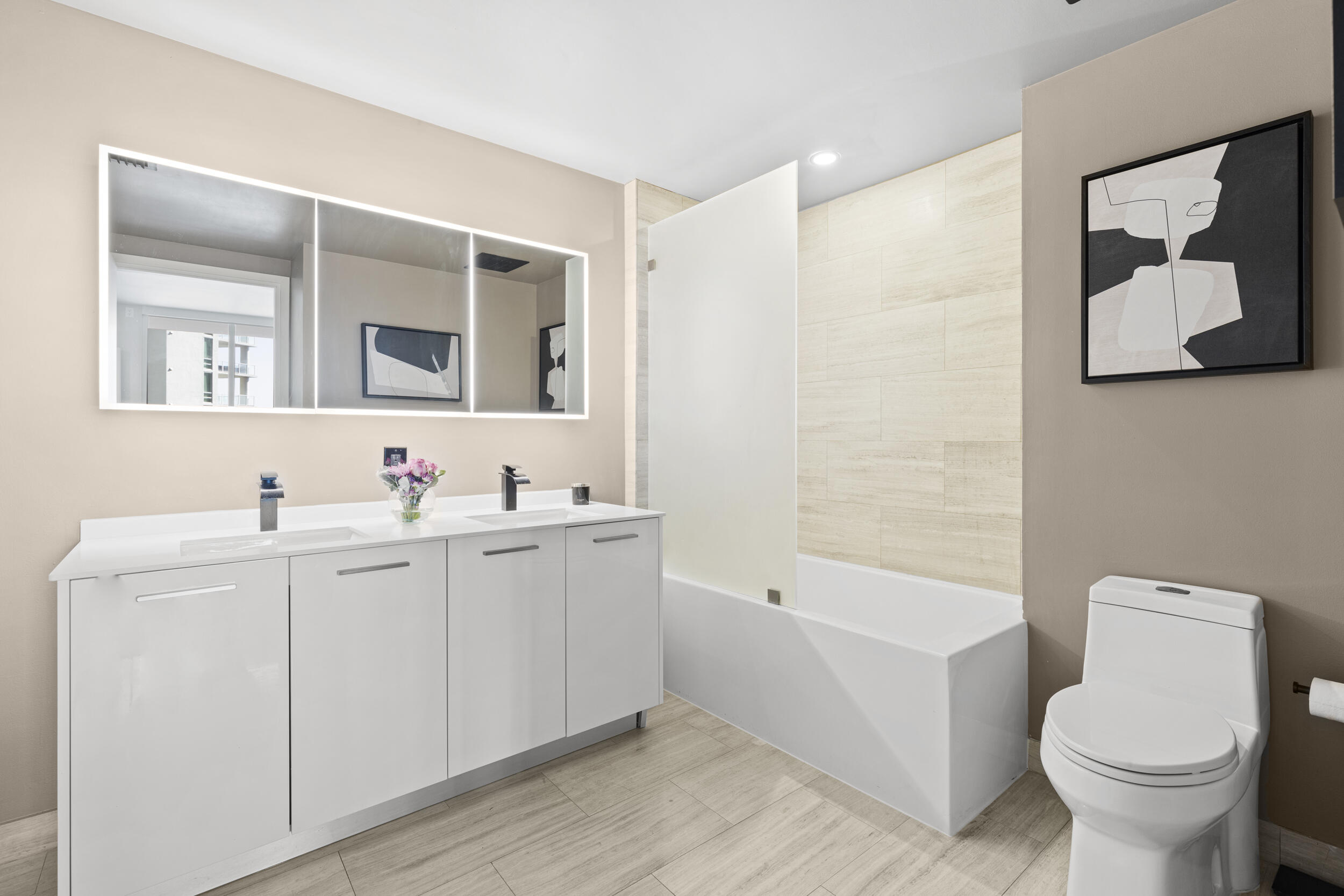 1300 BRICKELL BAY 2105