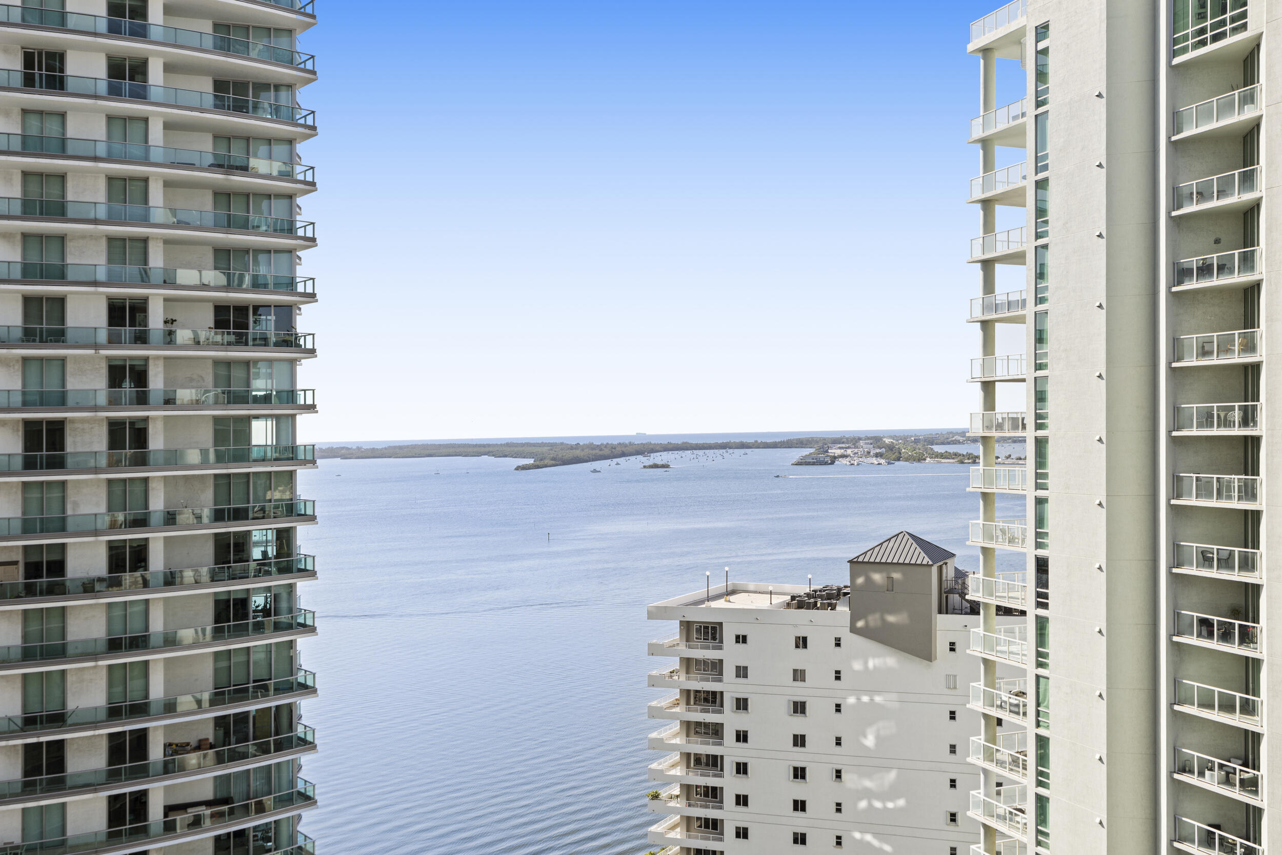 1300 BRICKELL BAY 2105