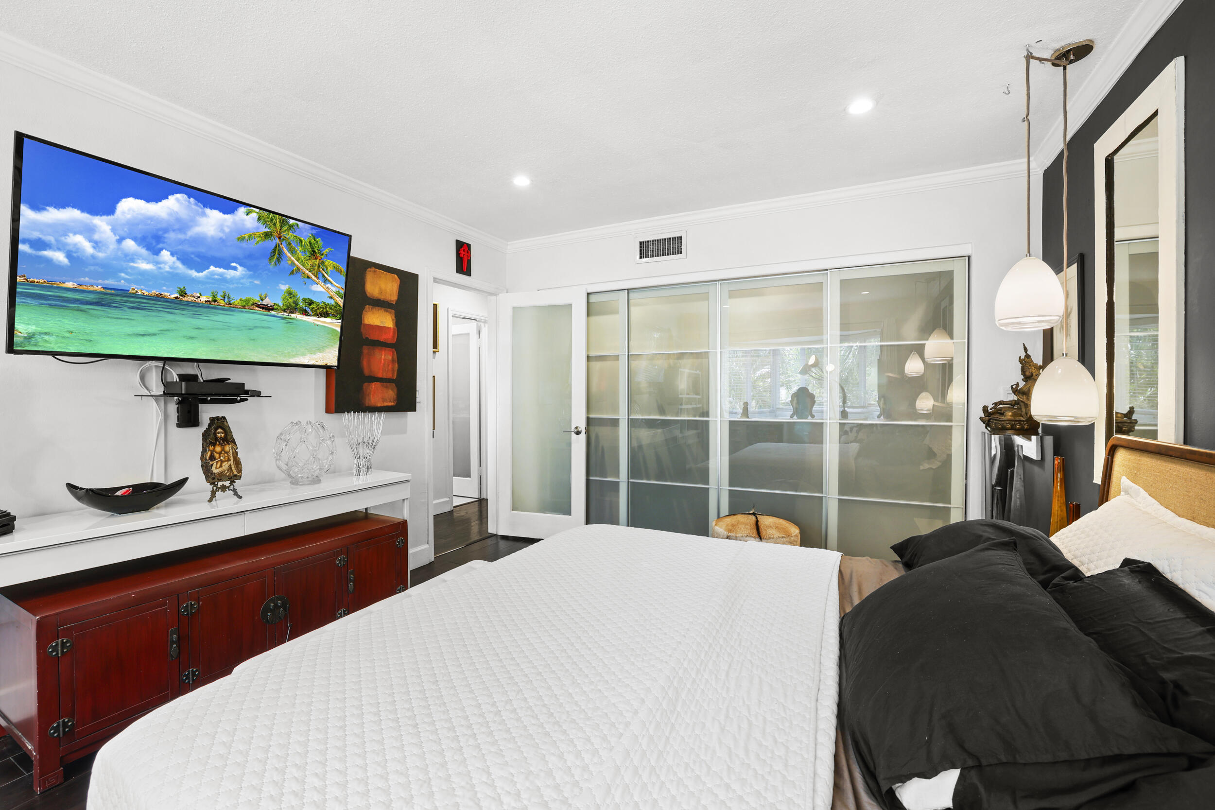 7 Middlesex Drive