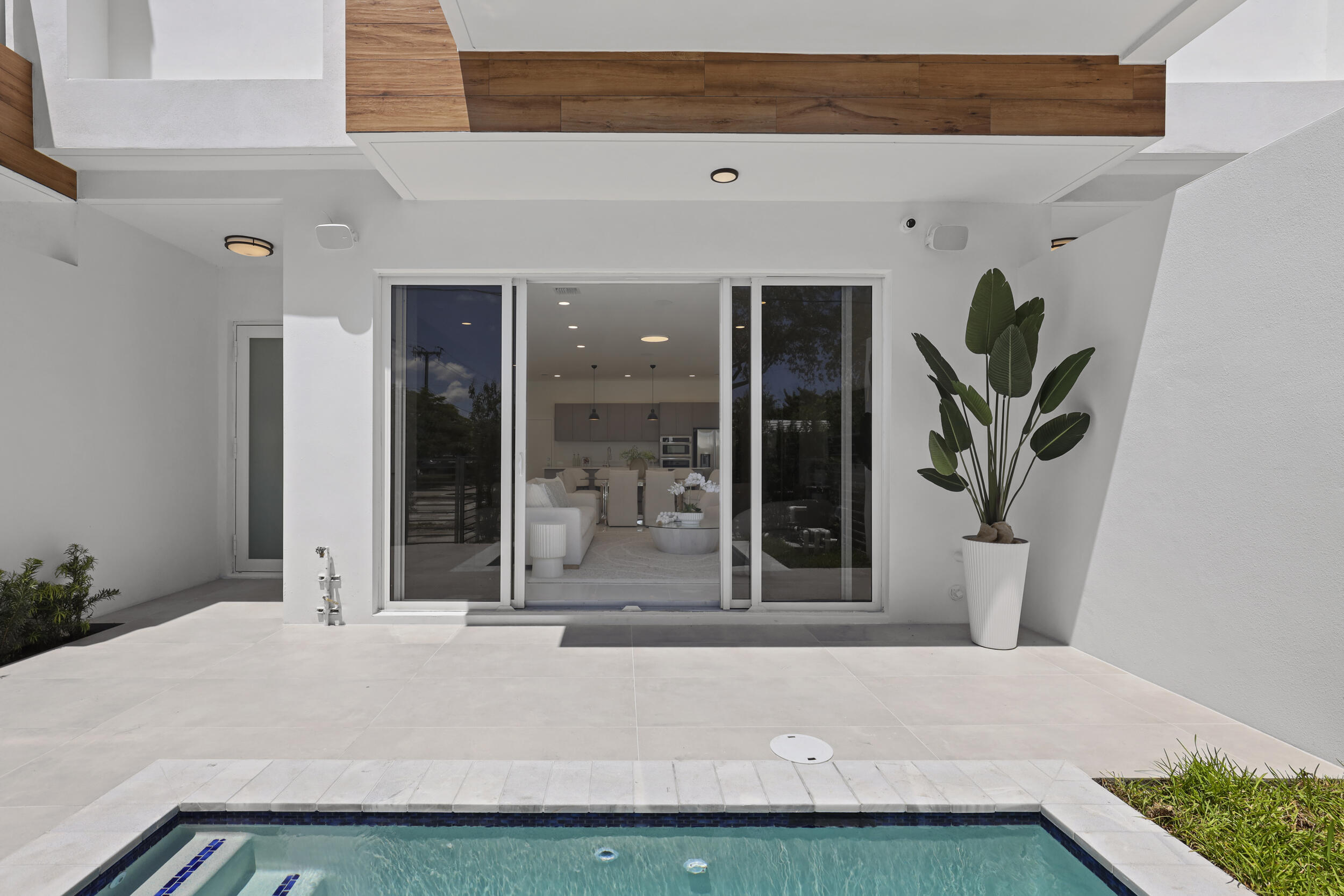 1807 NE 13 Street 1807