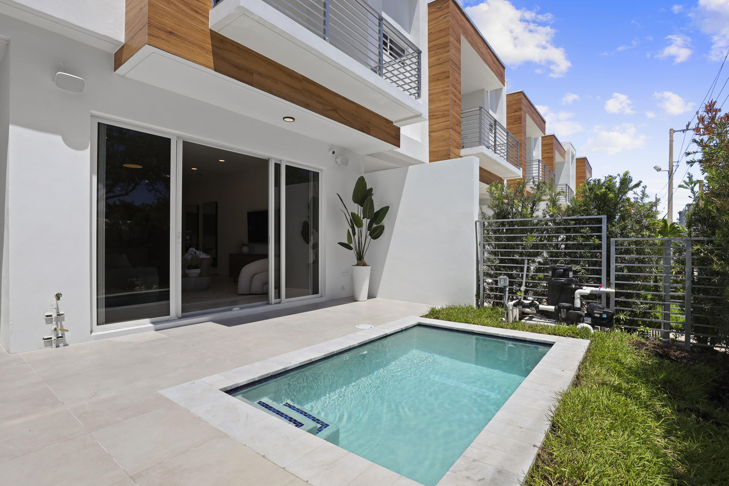1807 NE 13 Street 1807