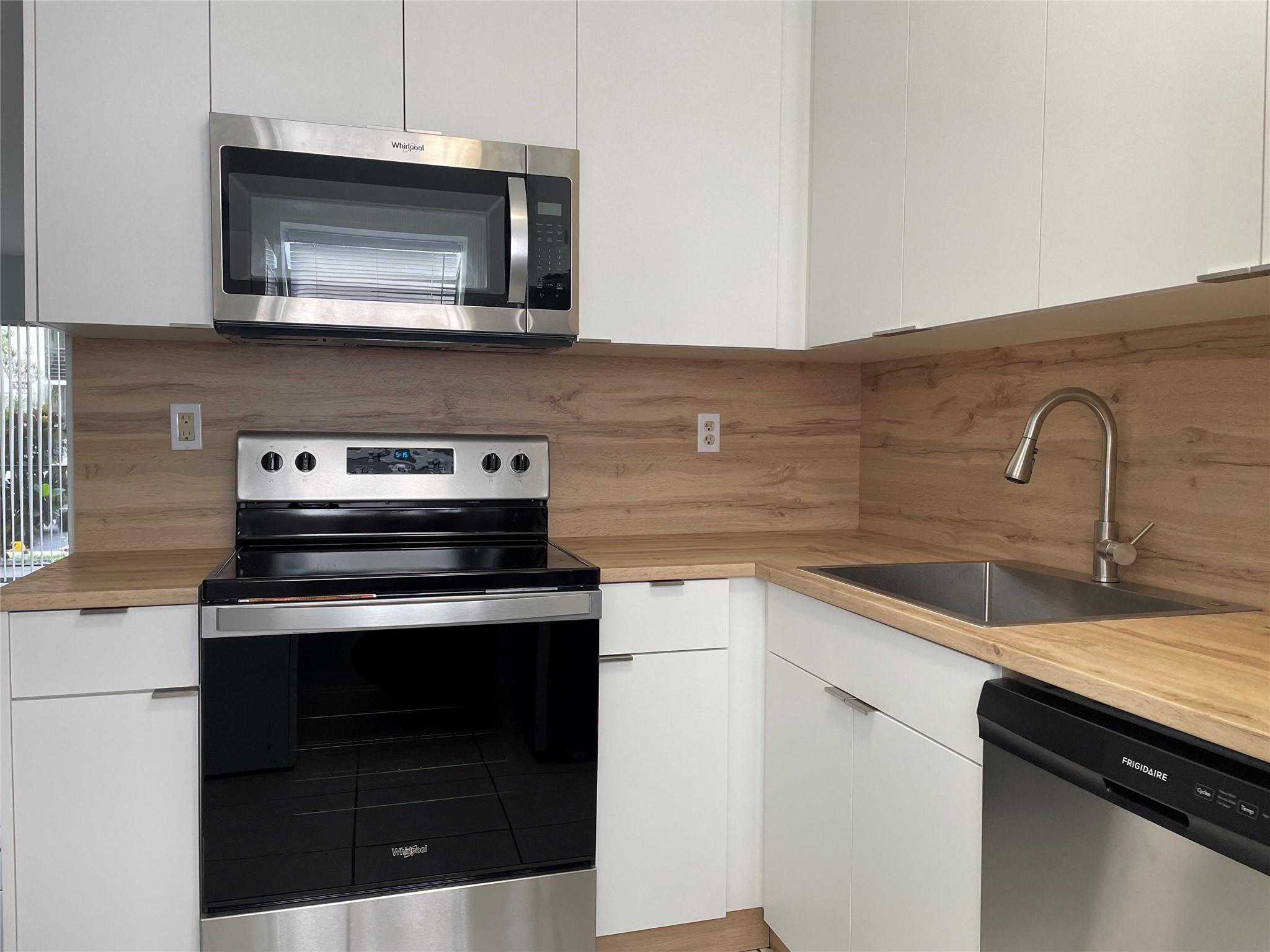 313 Gardens Dr Unit: 104