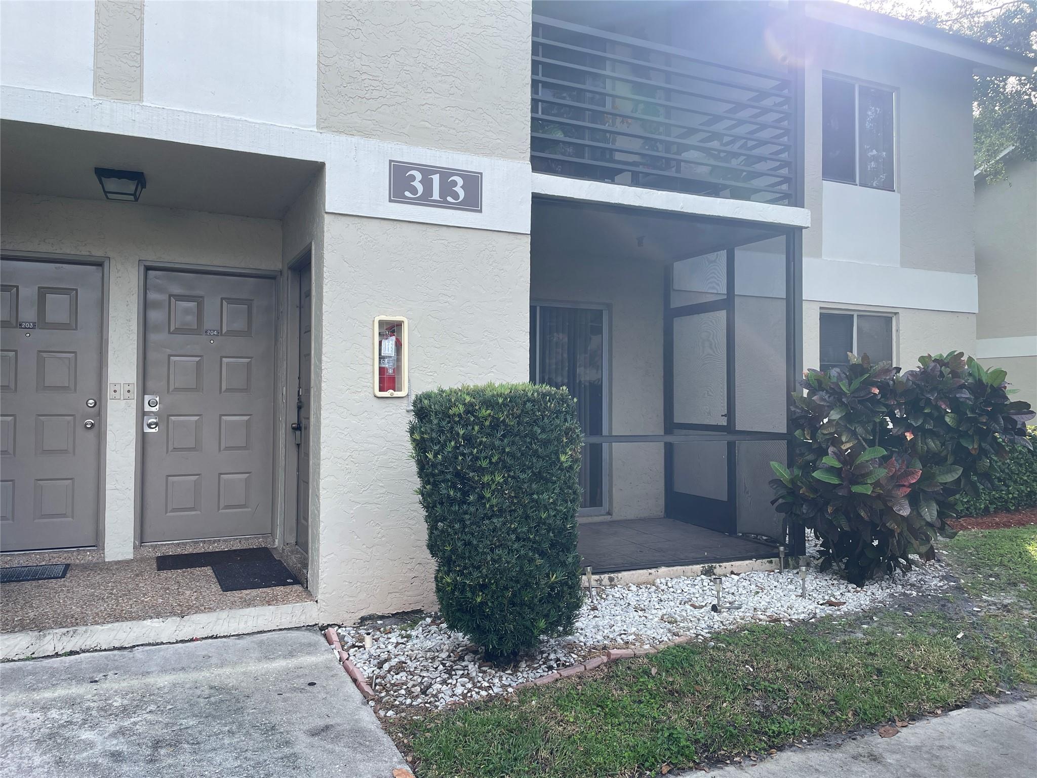 313 Gardens Dr Unit: 104