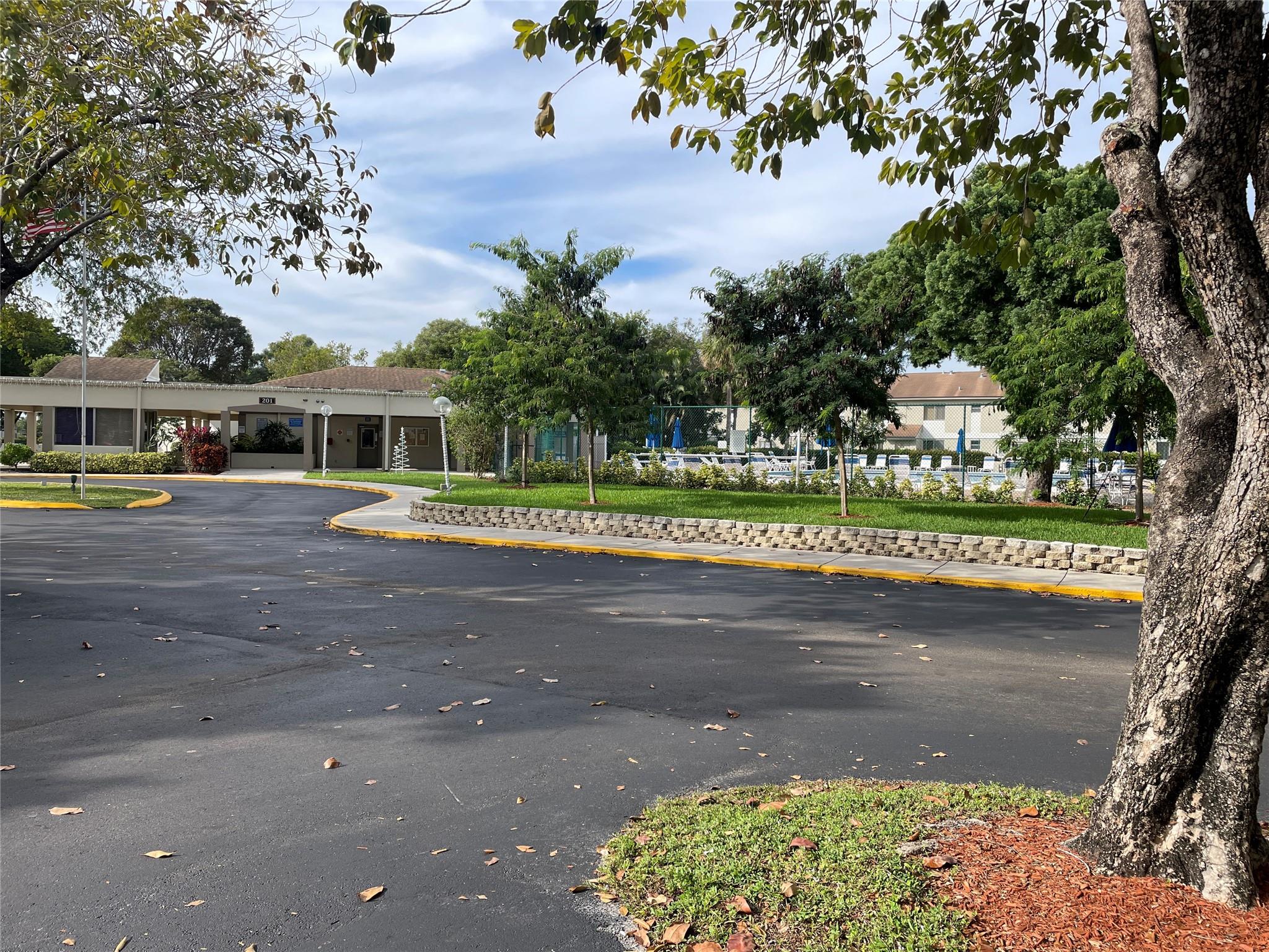 313 Gardens Dr Unit: 104