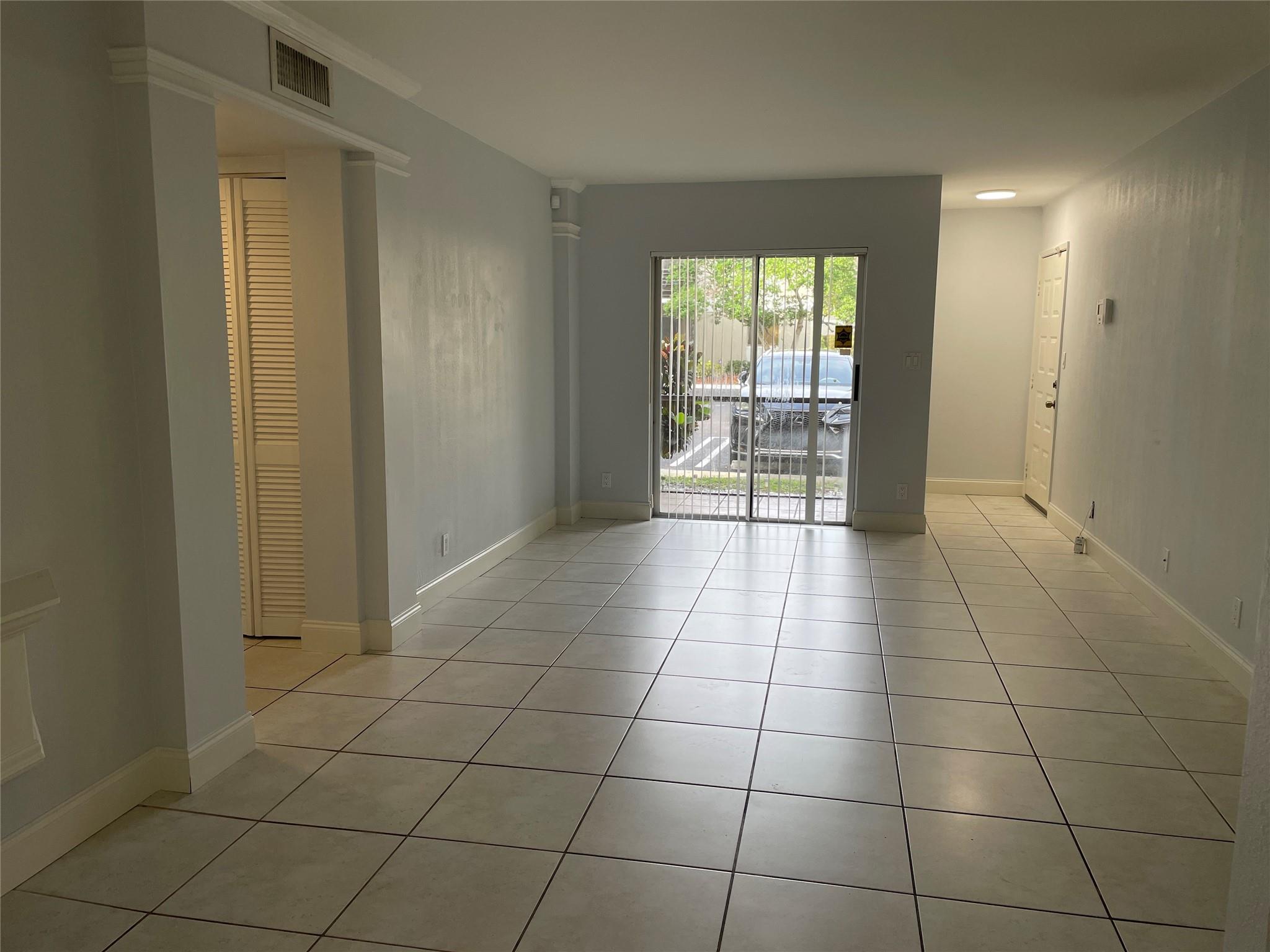 313 Gardens Dr Unit: 104