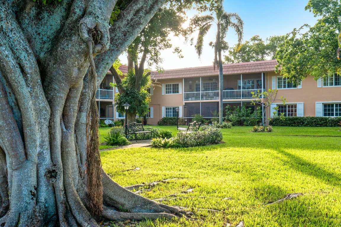 1951 NE 2nd Ave Unit: 217I