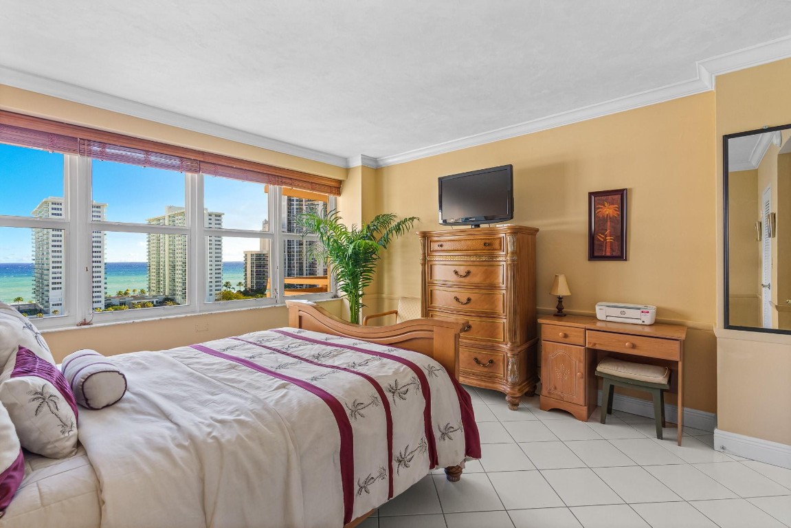 3333 NE 34th St 1214