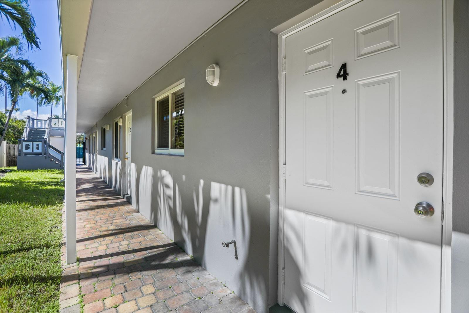 2643 NE 8th Ave Unit: 4