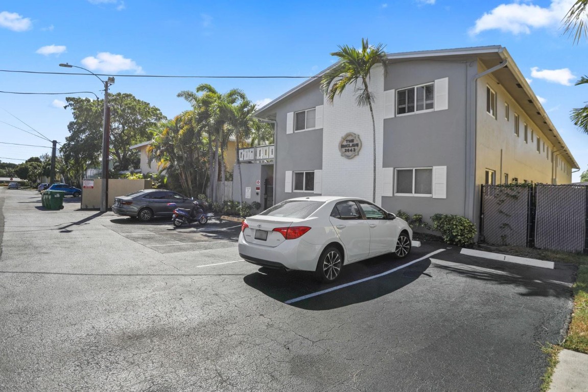 2643 NE 8th Ave Unit: 4