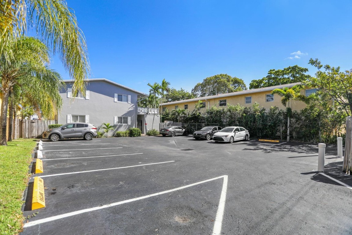 2643 NE 8th Ave Unit: 4