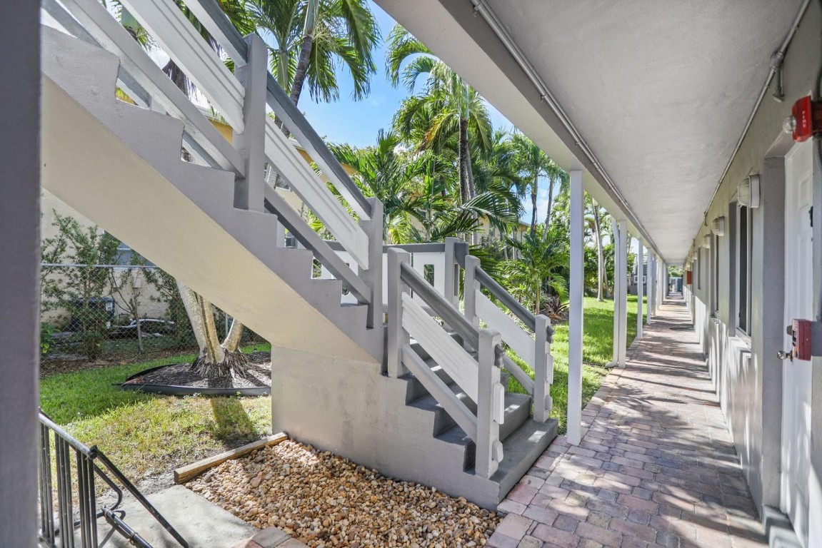 2643 NE 8th Ave Unit: 4