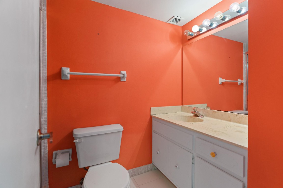 1505 N Riverside Dr 801