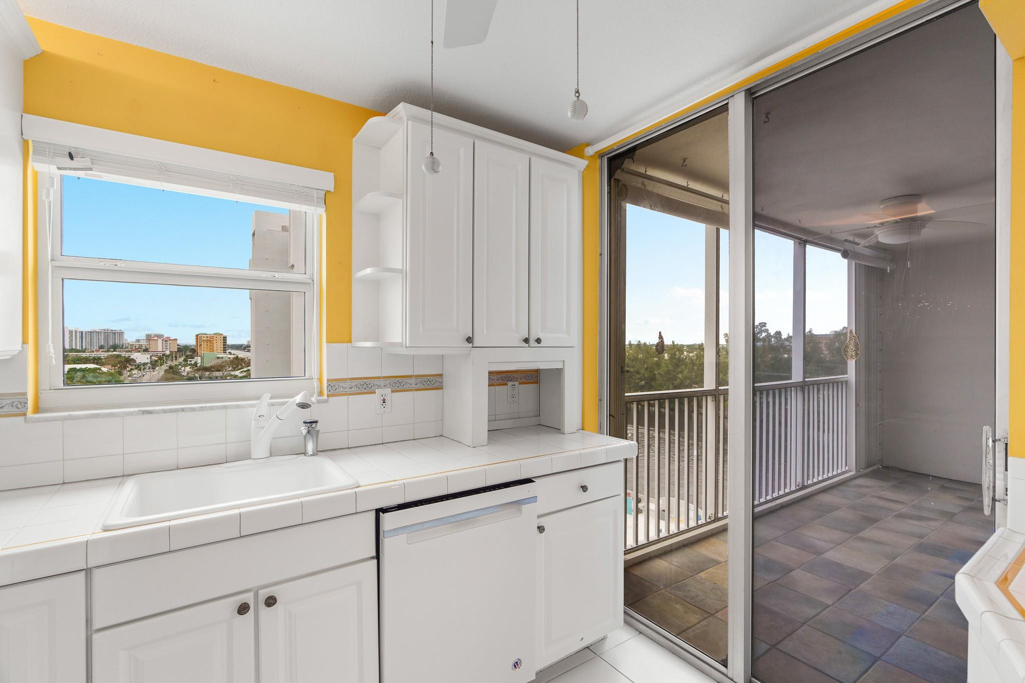 1505 N Riverside Dr 801