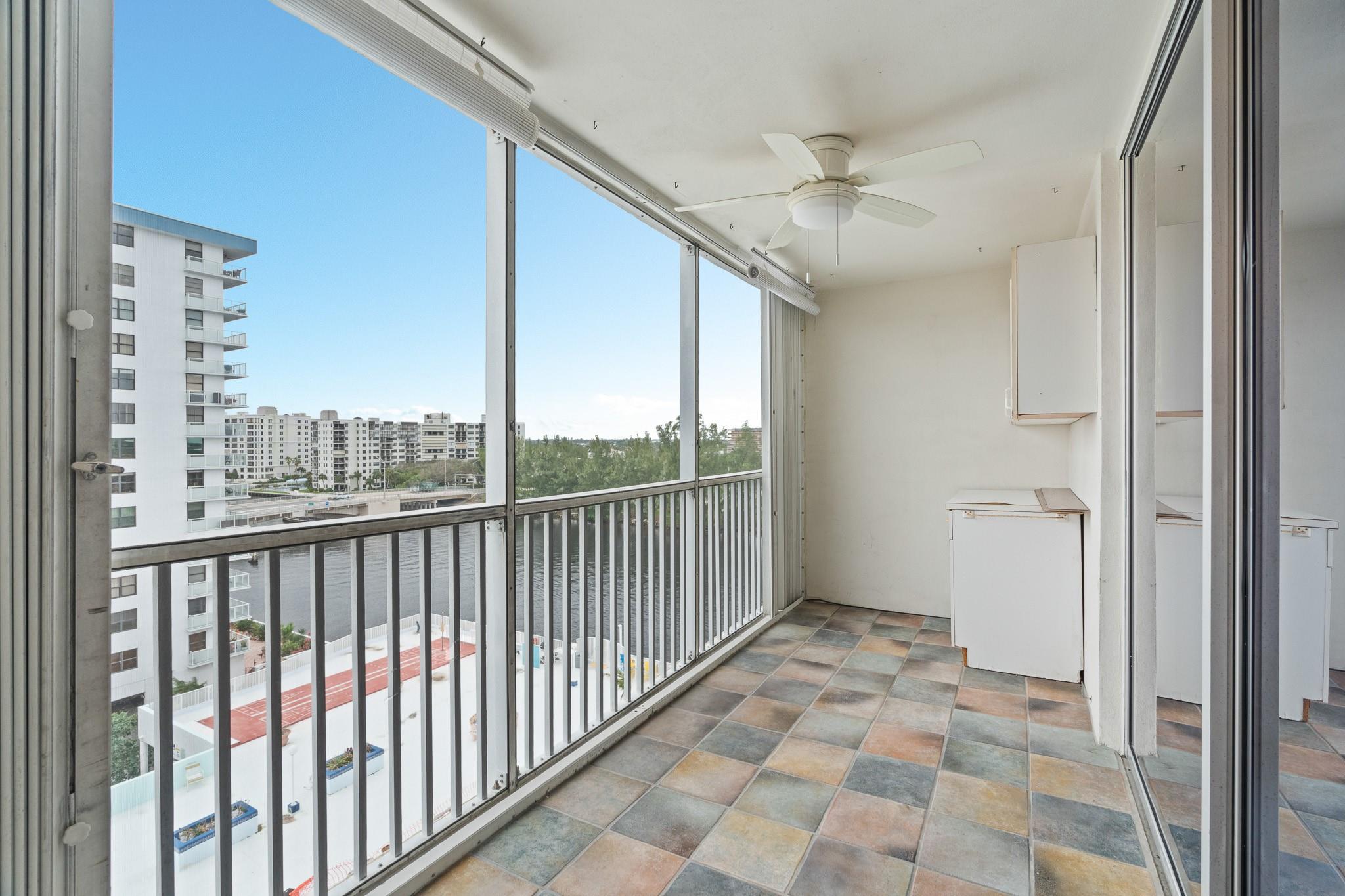 1505 N Riverside Dr 801