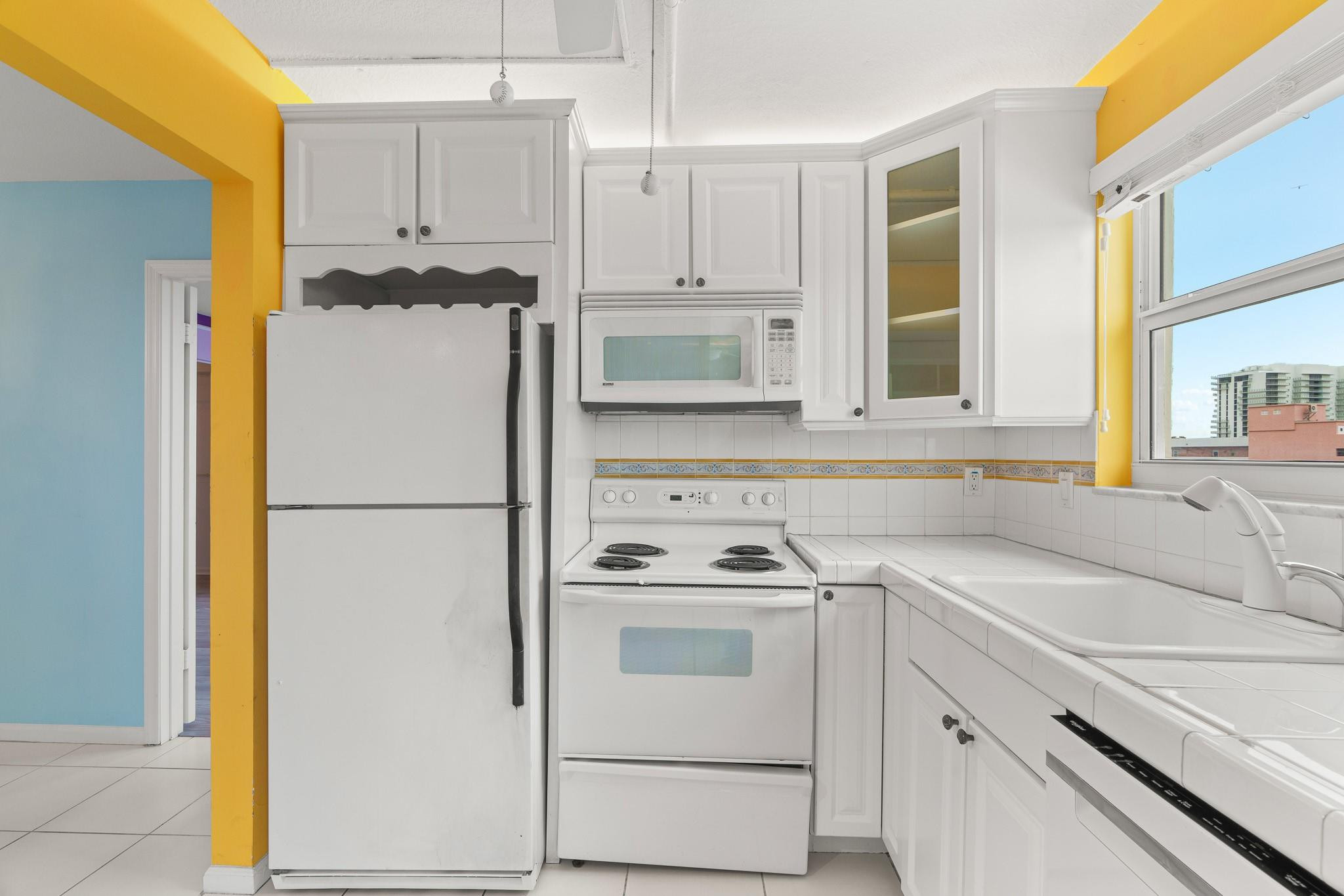 1505 N Riverside Dr 801