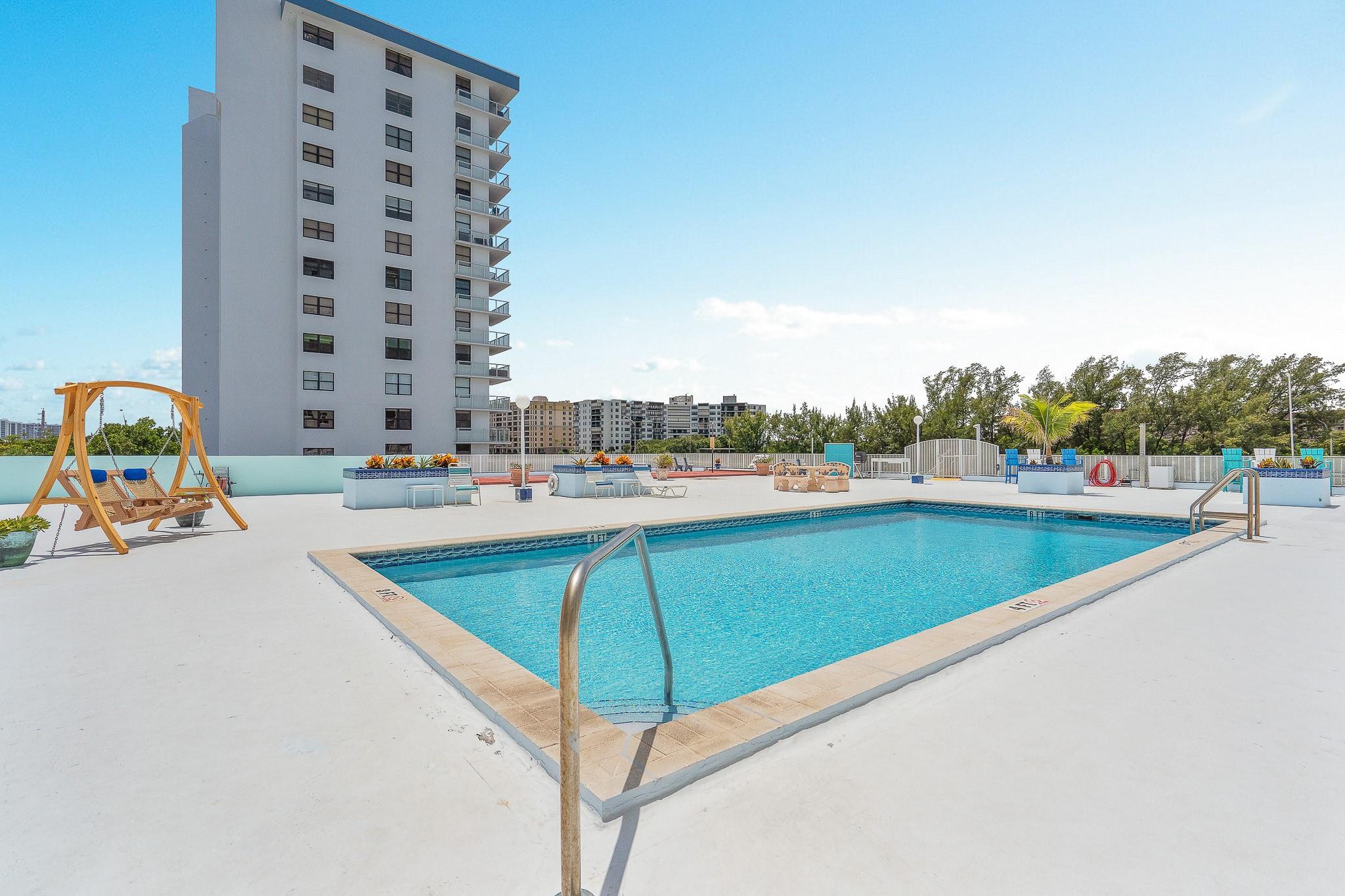 1505 N Riverside Dr 801