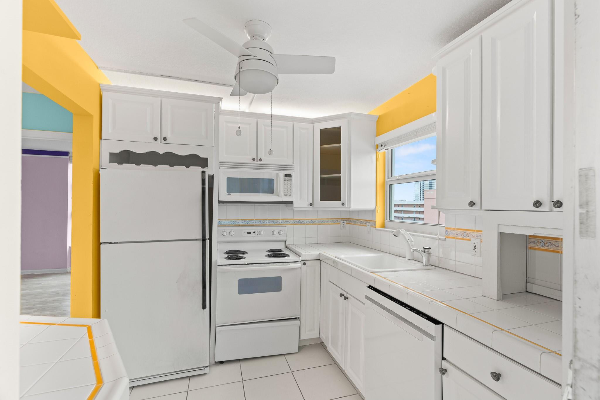 1505 N Riverside Dr 801