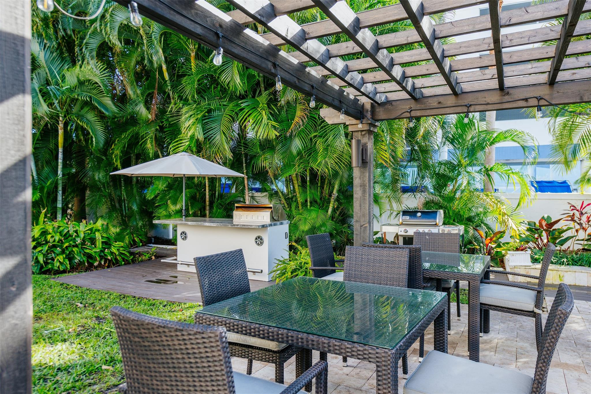 3233 NE 34th St 1609