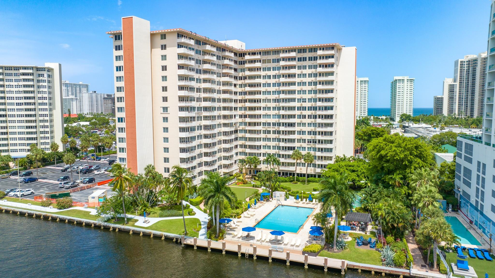 3233 NE 34th St 1609