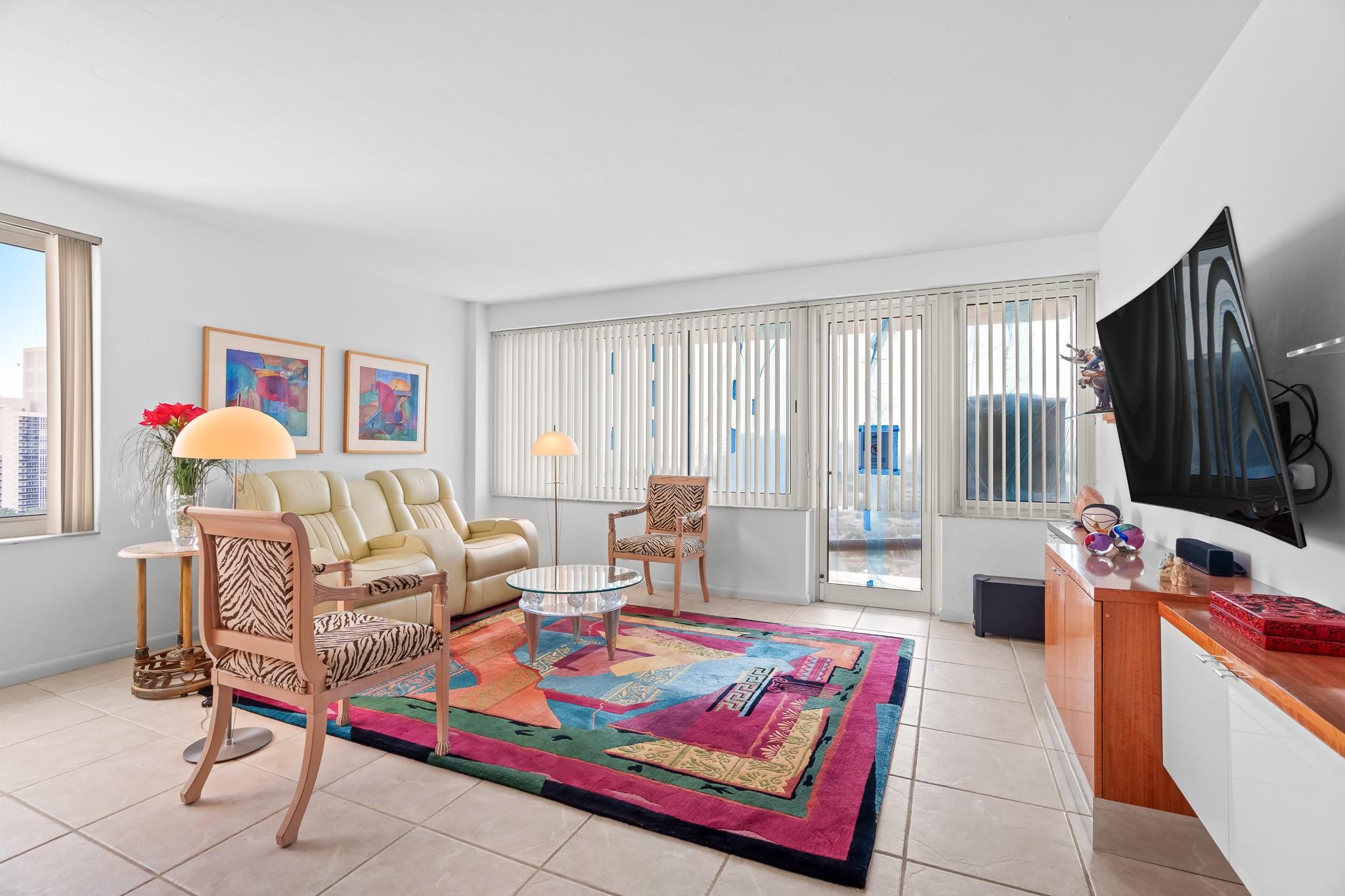 3233 NE 34th St 1609