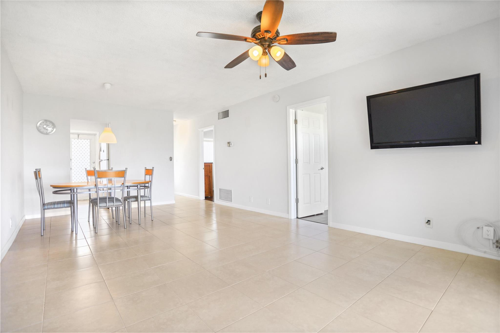 2700 W Golf Blvd 251