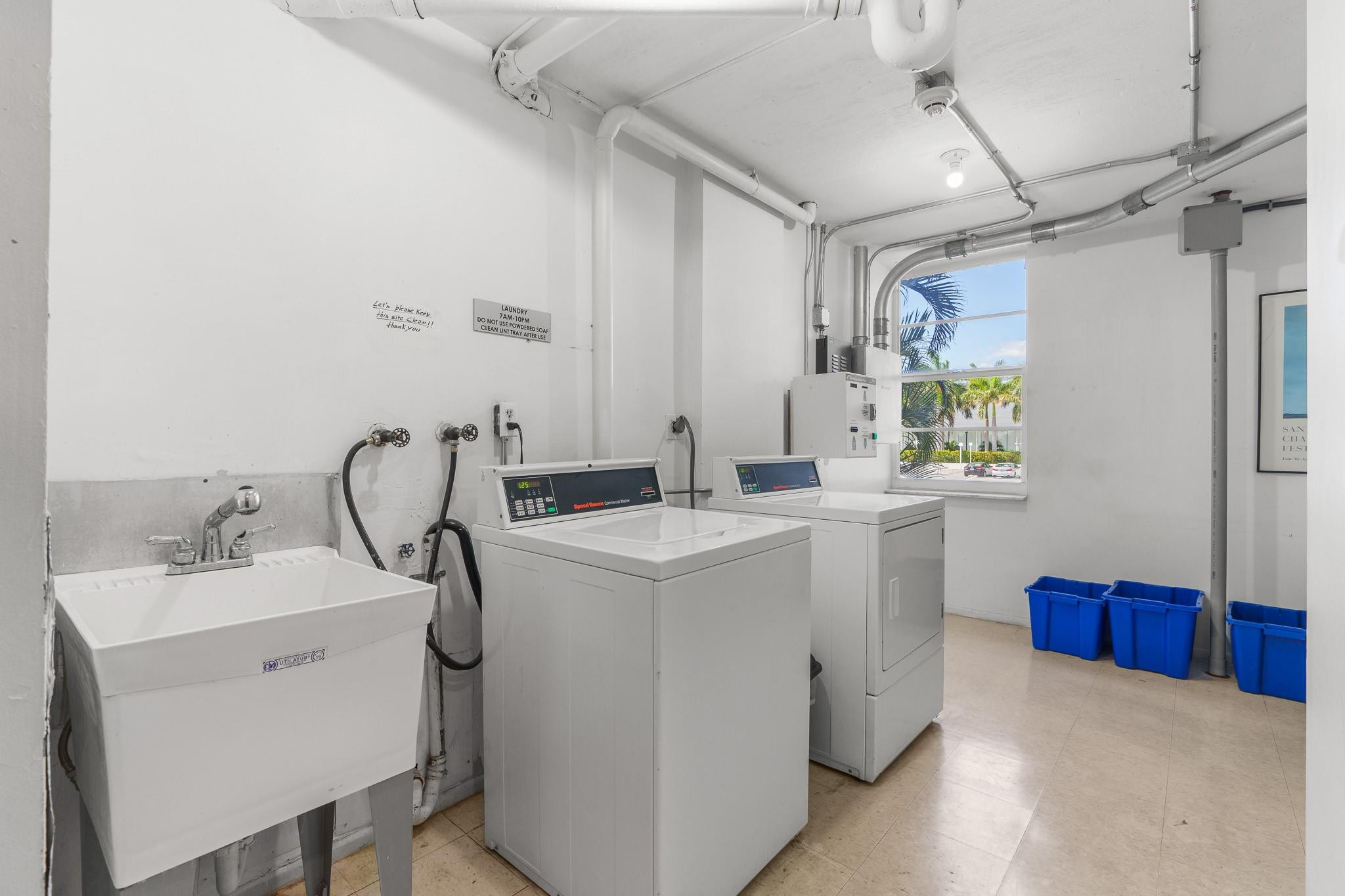 1160 N Federal Hwy 221