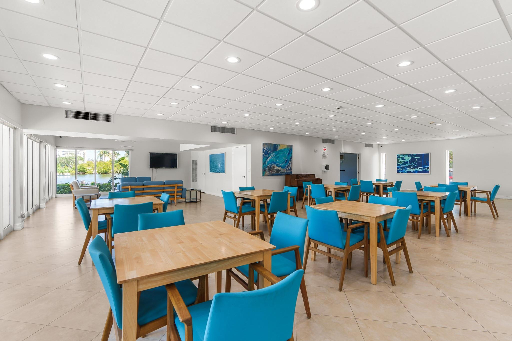 1160 N Federal Hwy 221