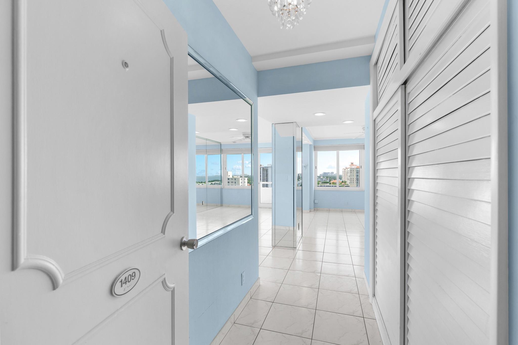 3233 NE 34th St 1409