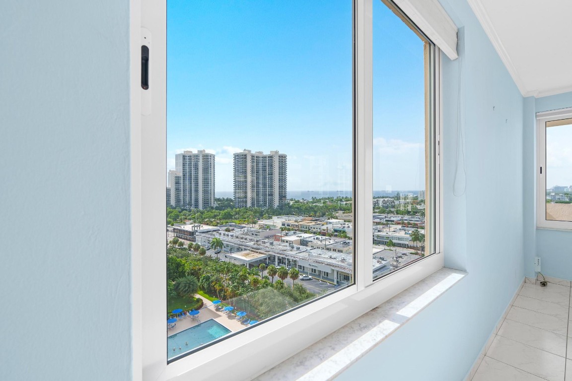 3233 NE 34th St 1409