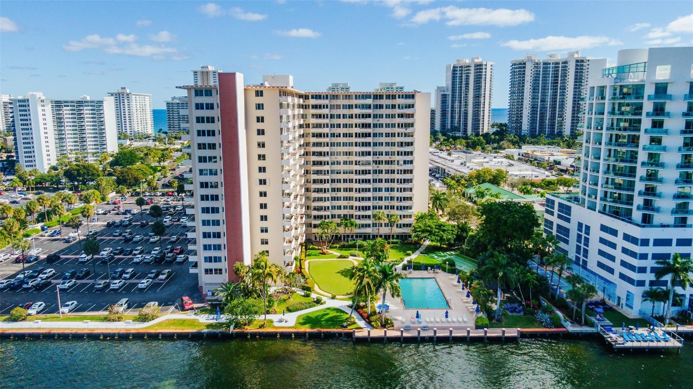 3233 NE 34th St 1409