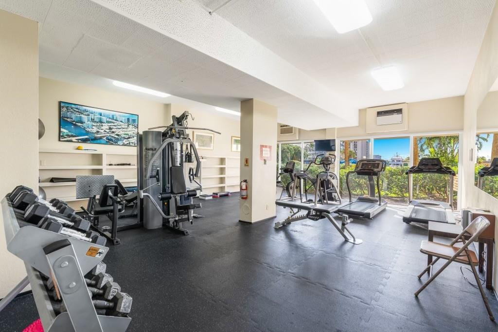 3233 NE 34th St 1409