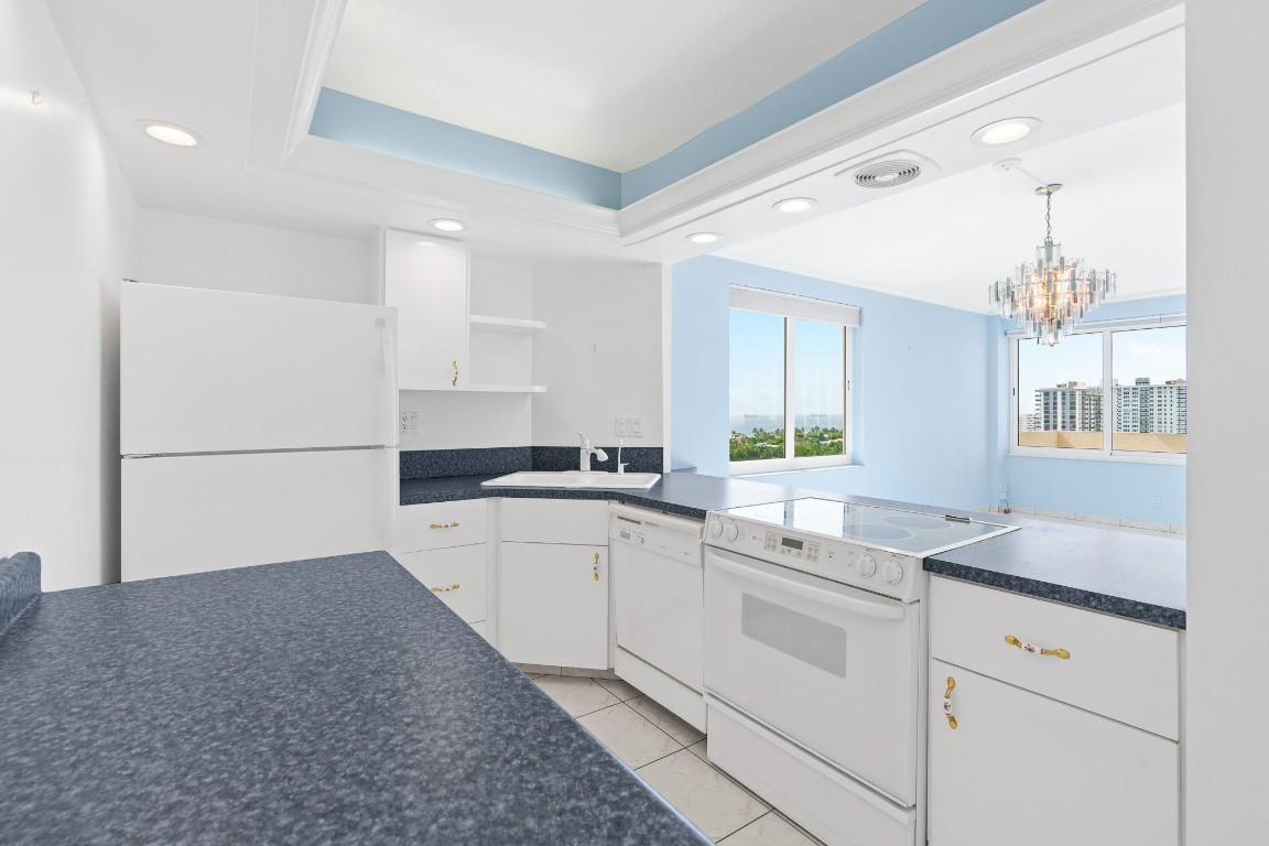 3233 NE 34th St 1409