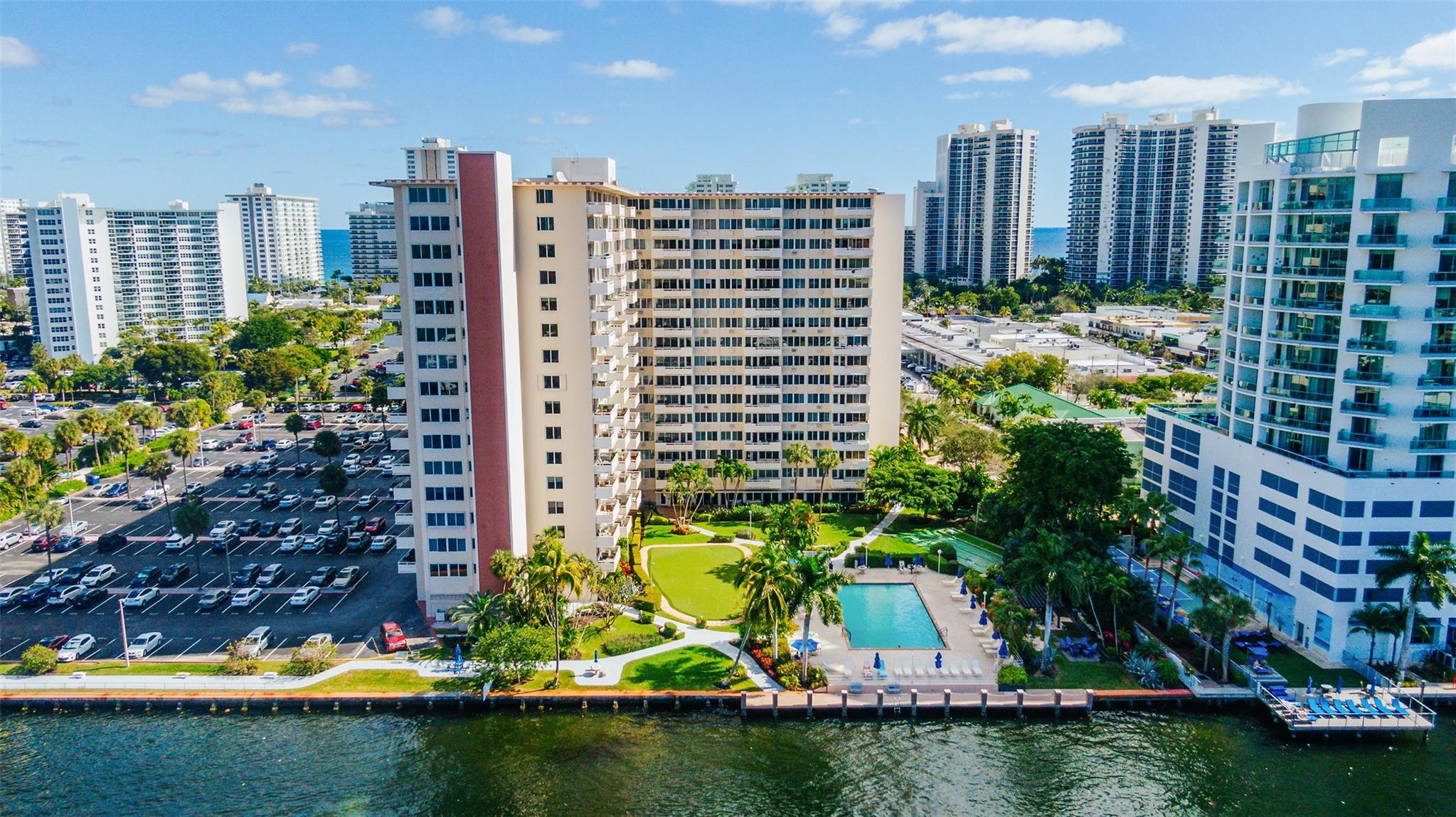 3233 NE 34th St 1409