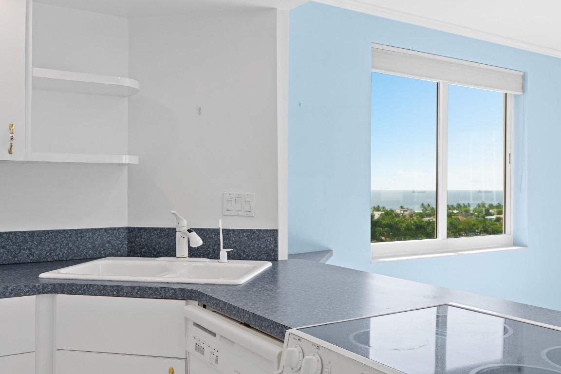 3233 NE 34th St 1409