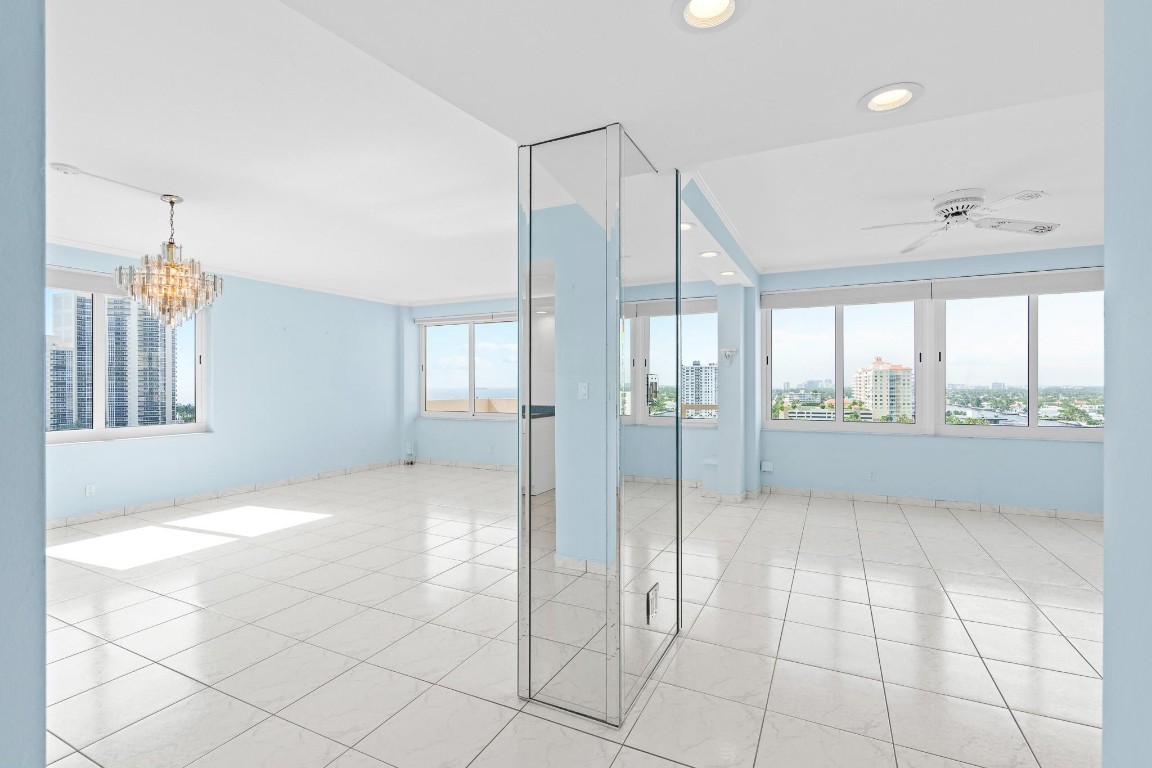 3233 NE 34th St 1409