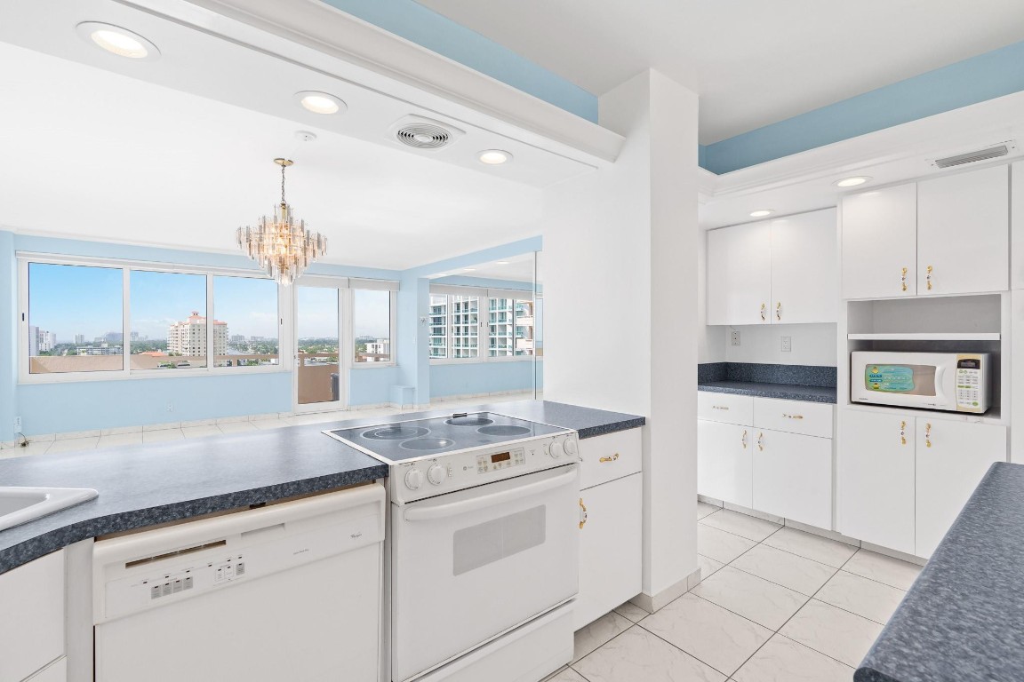 3233 NE 34th St 1409