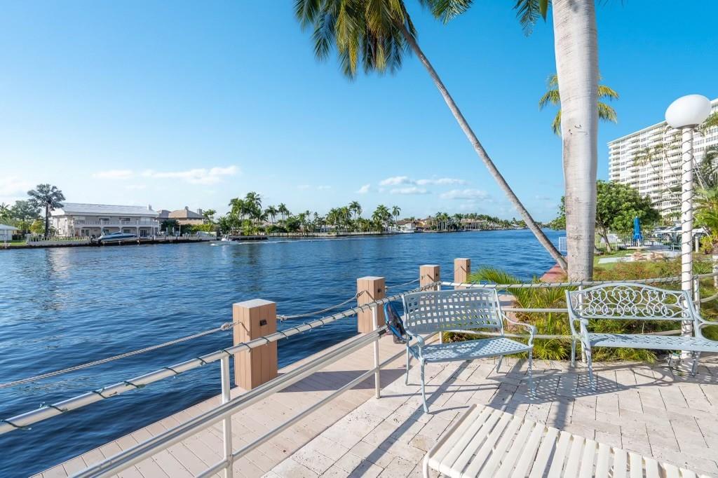 3233 NE 34th St 1409