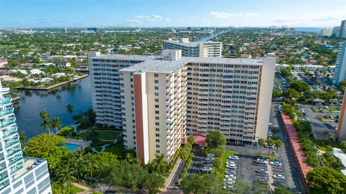 3233 NE 34th St 1409