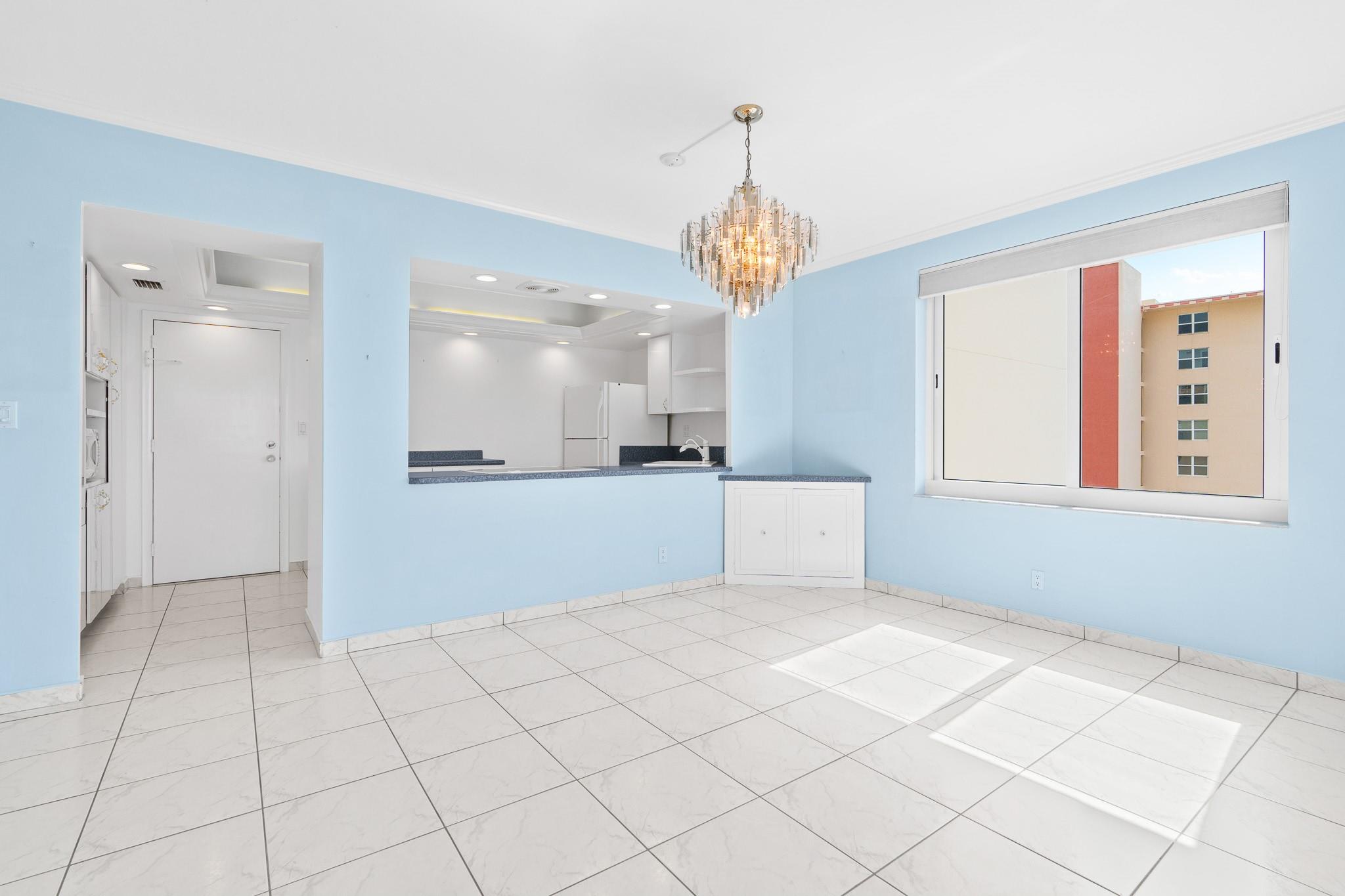 3233 NE 34th St 1409