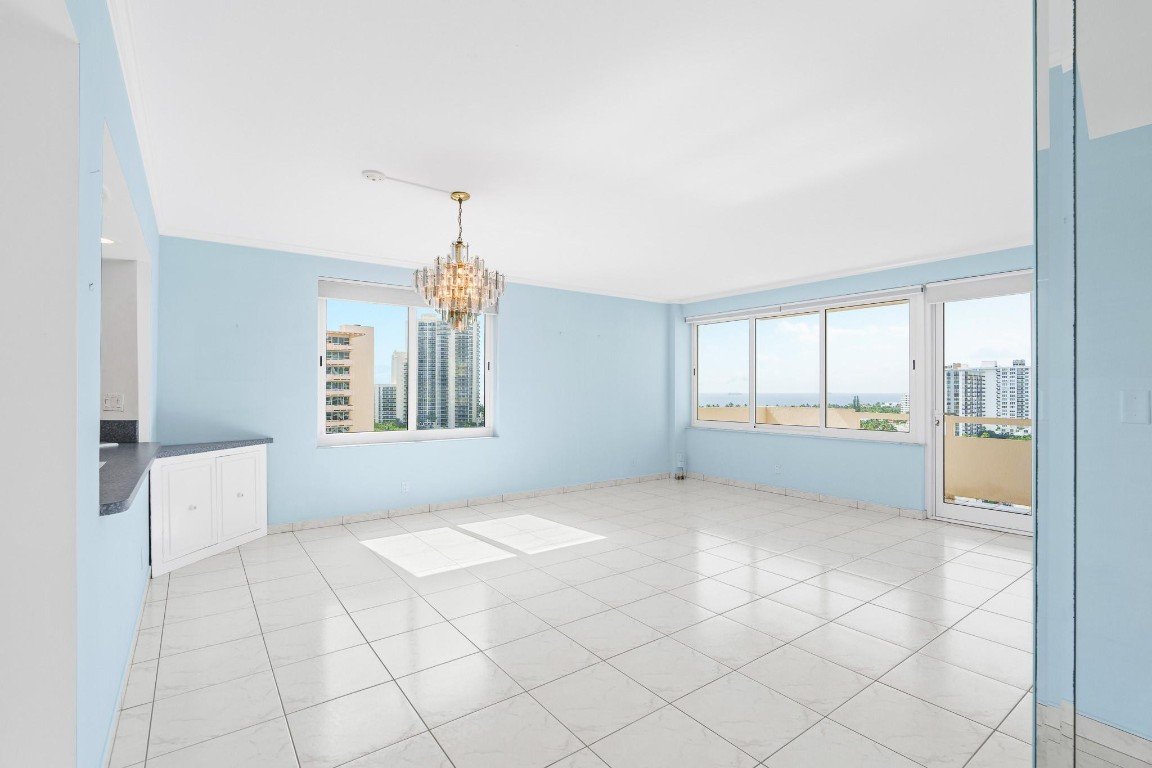 3233 NE 34th St 1409