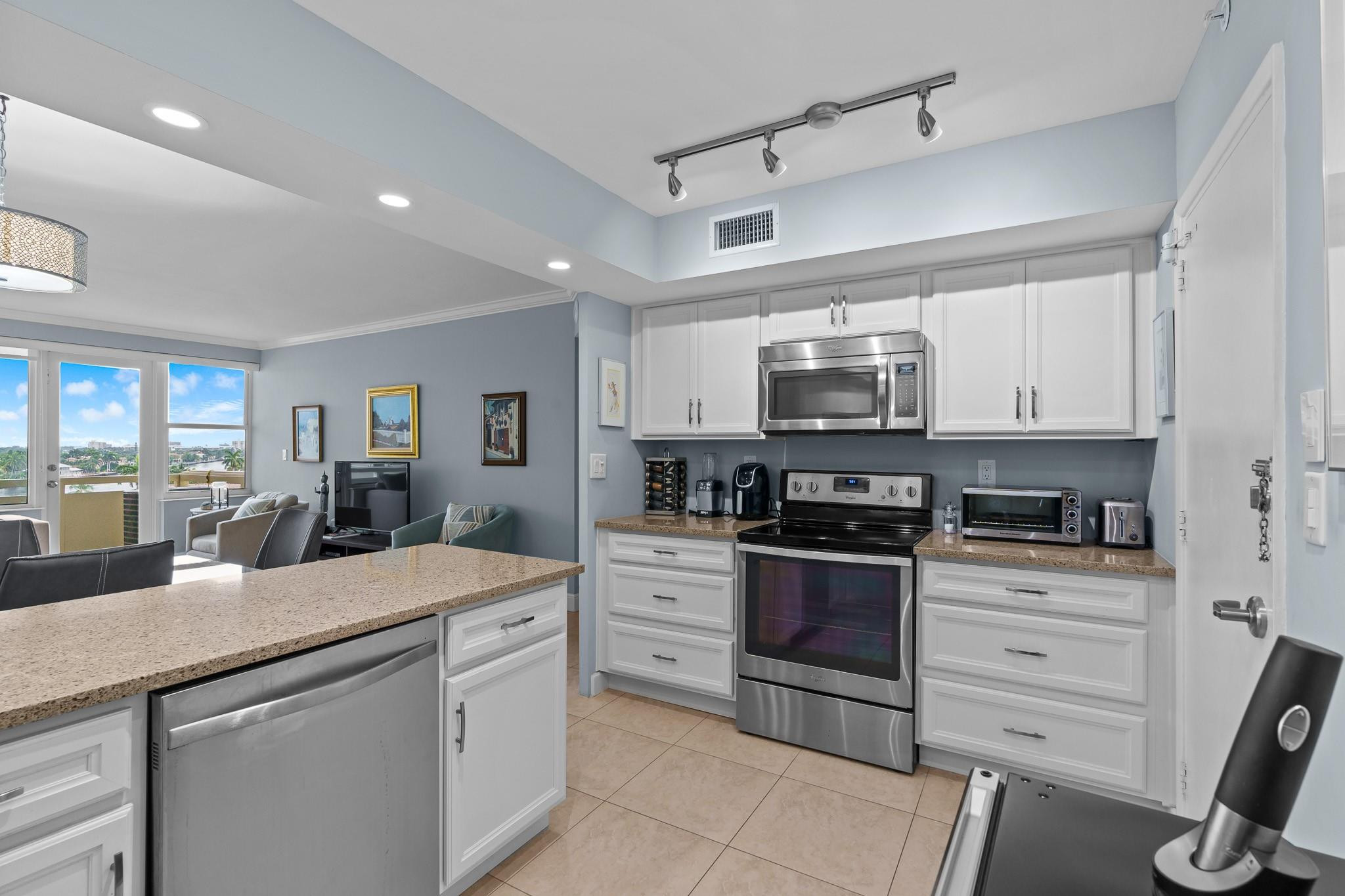 3200 NE 36th St 712A