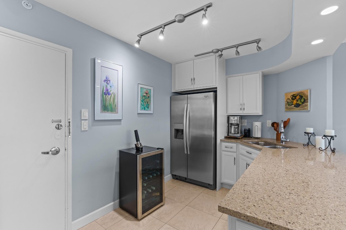 3200 NE 36th St 712A