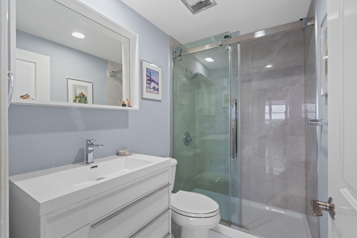 3200 NE 36th St 712A