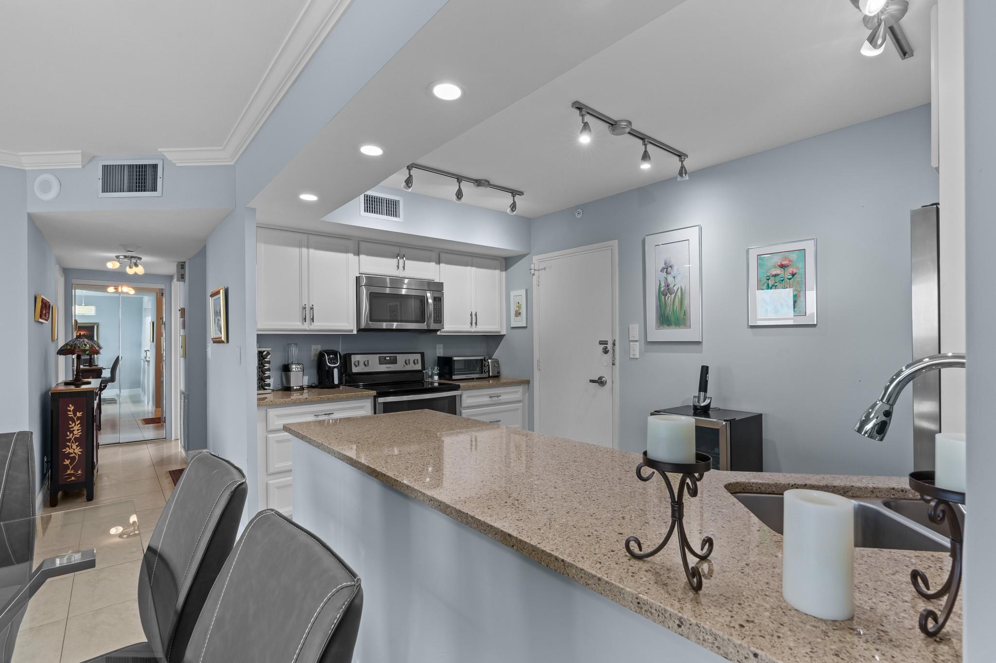 3200 NE 36th St 712A