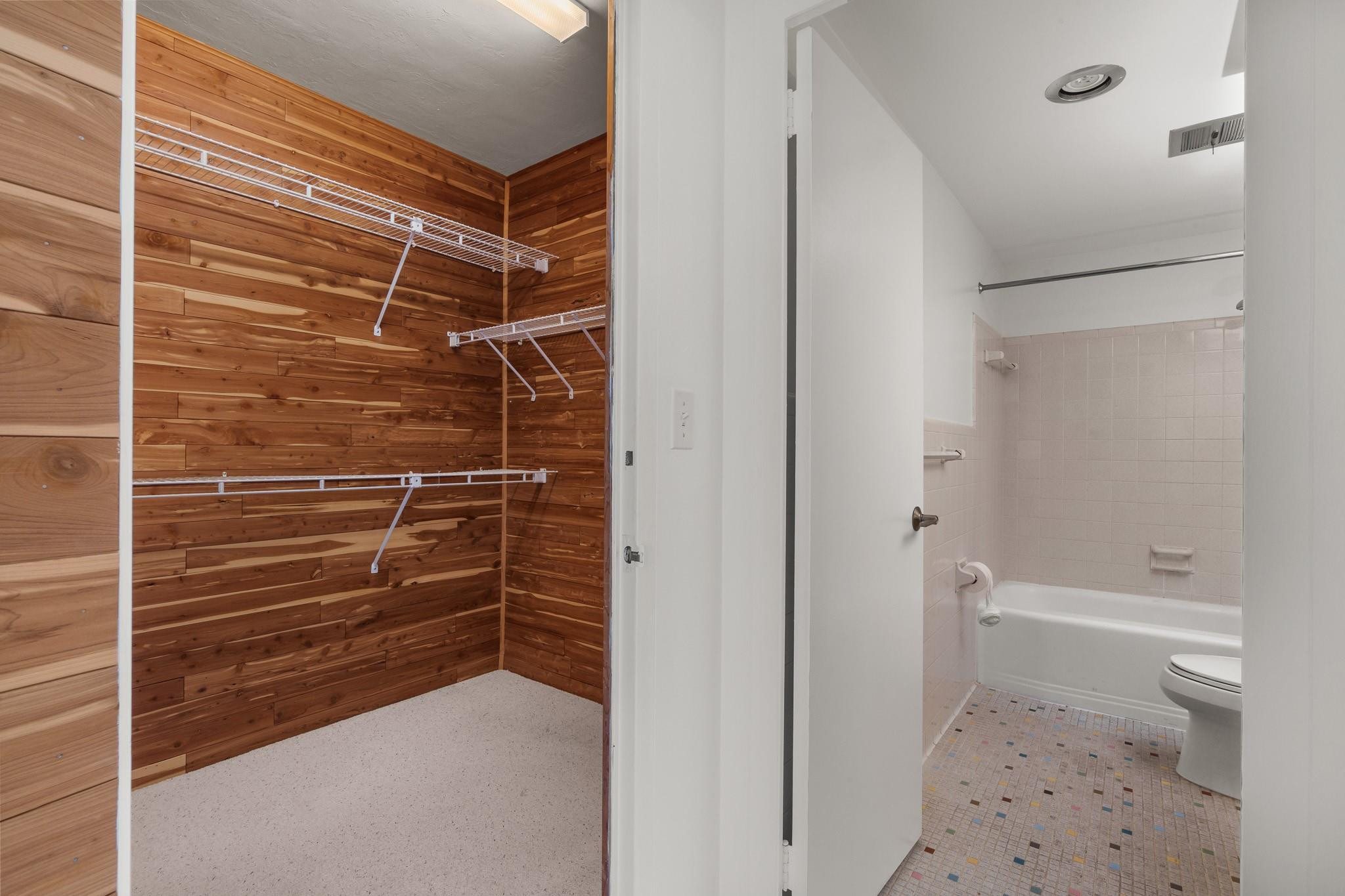 3233 NE 34th St 1204