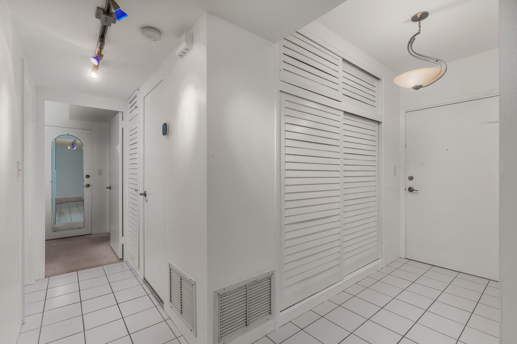 3233 NE 34th St 1204