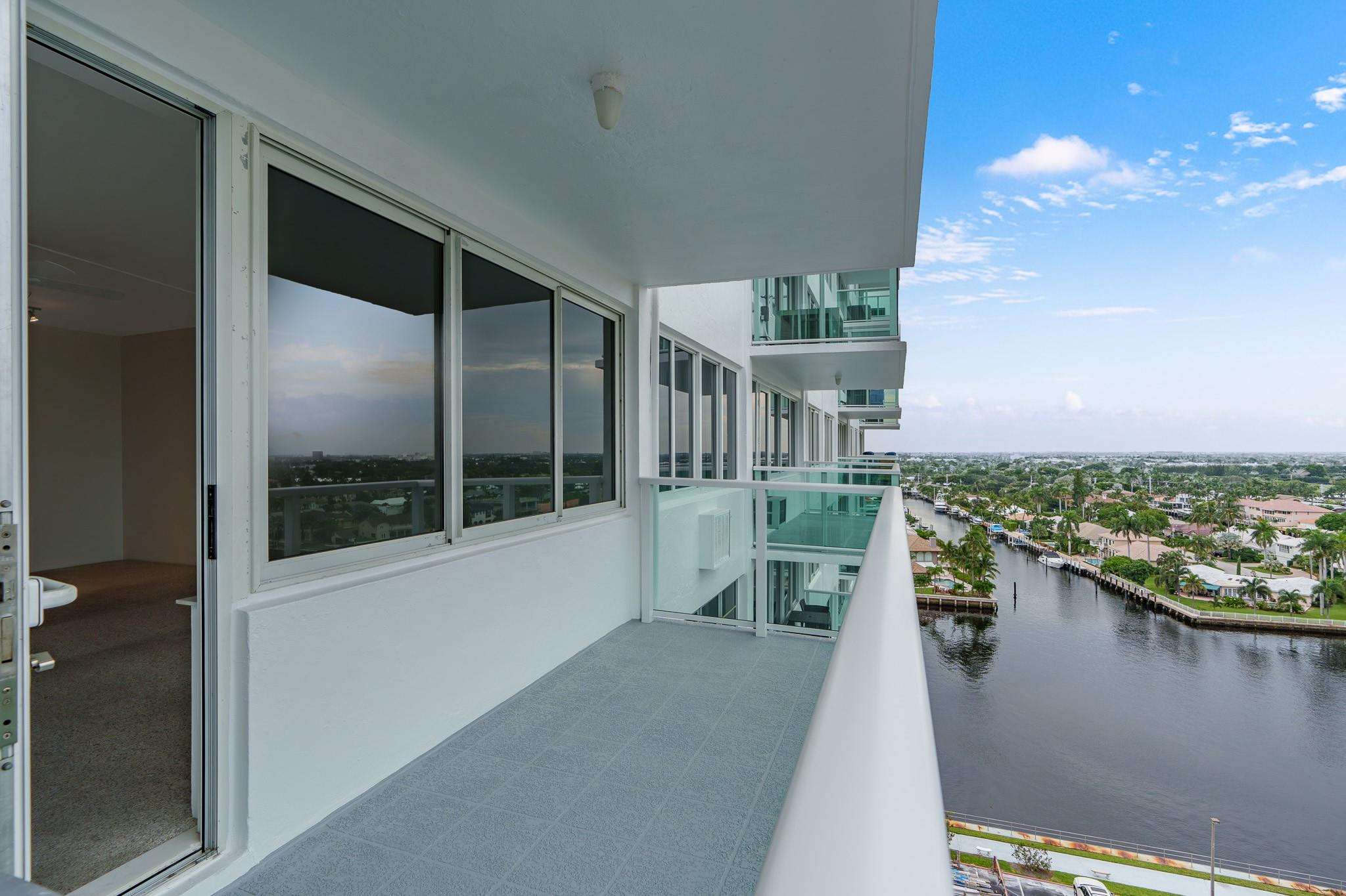 3233 NE 34th St 1204