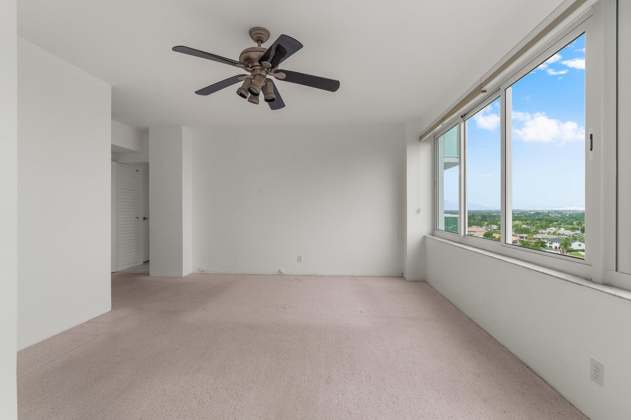 3233 NE 34th St 1204